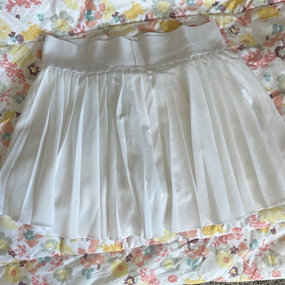 Nike White Tennis Skirt - Picture 2 of 4